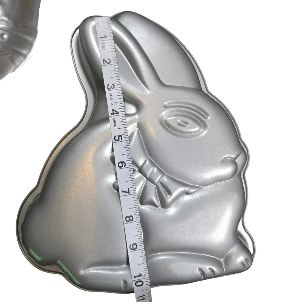 Vintage Wilton 1983 Happy Easter Egg and Bunny Rabbit Aluminum Cake Pan Set 2pc